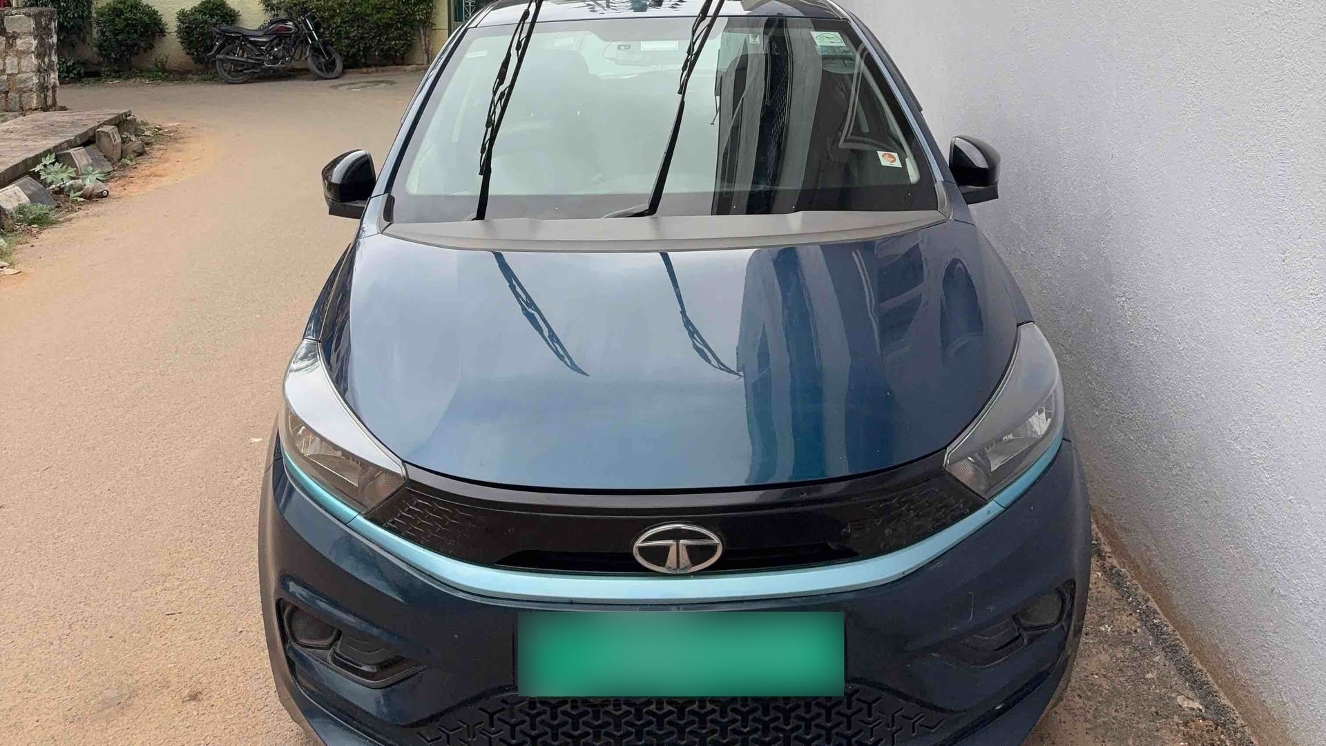 Tata Tiago EV 2023 photo 1